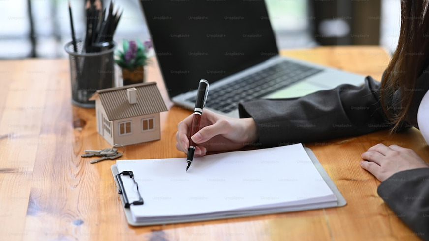 Selling a Property – Can the Agent claim commission if a Contract does not settle?