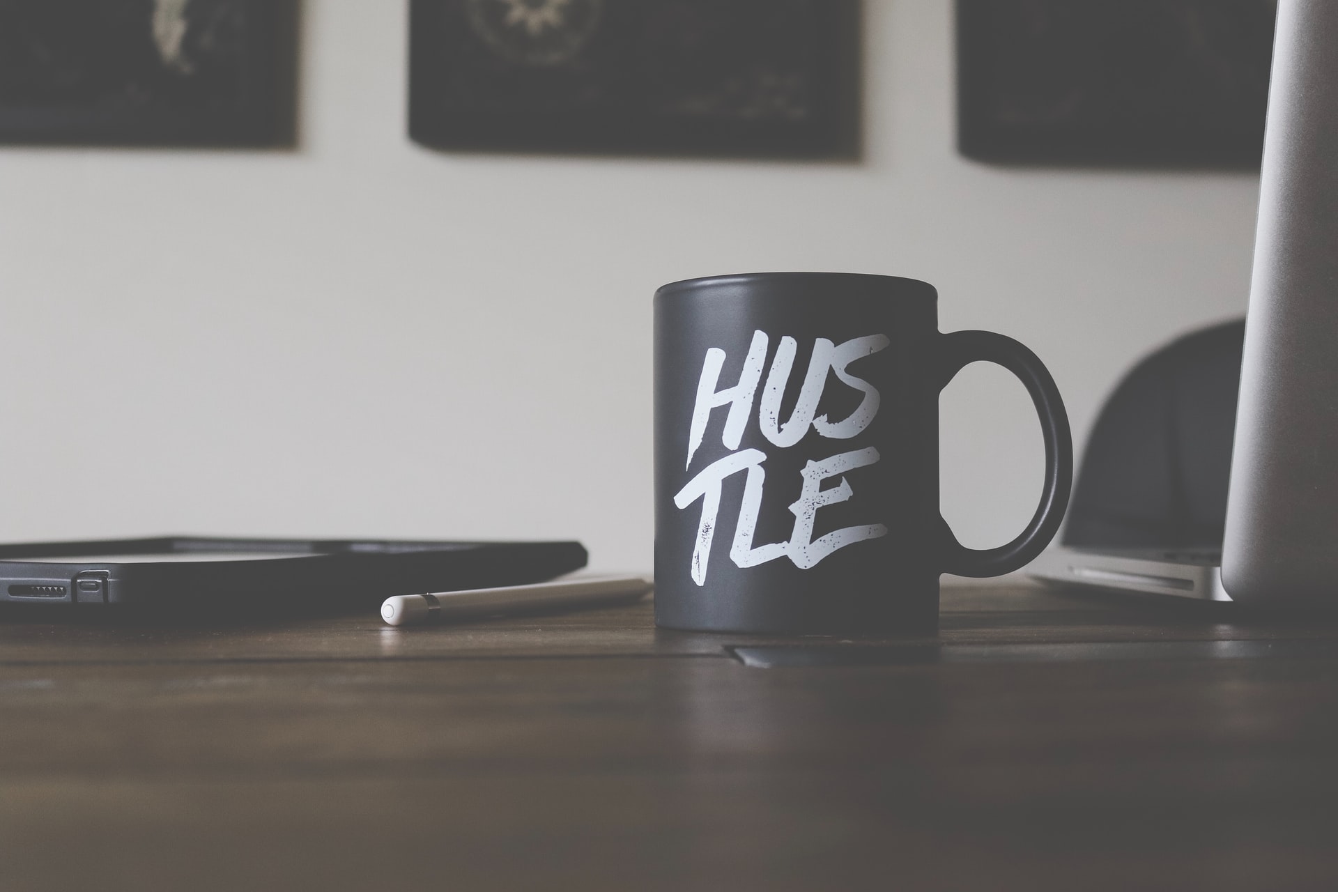 What should Employers do with “side-hustle” employees? 4 ways to defend the business